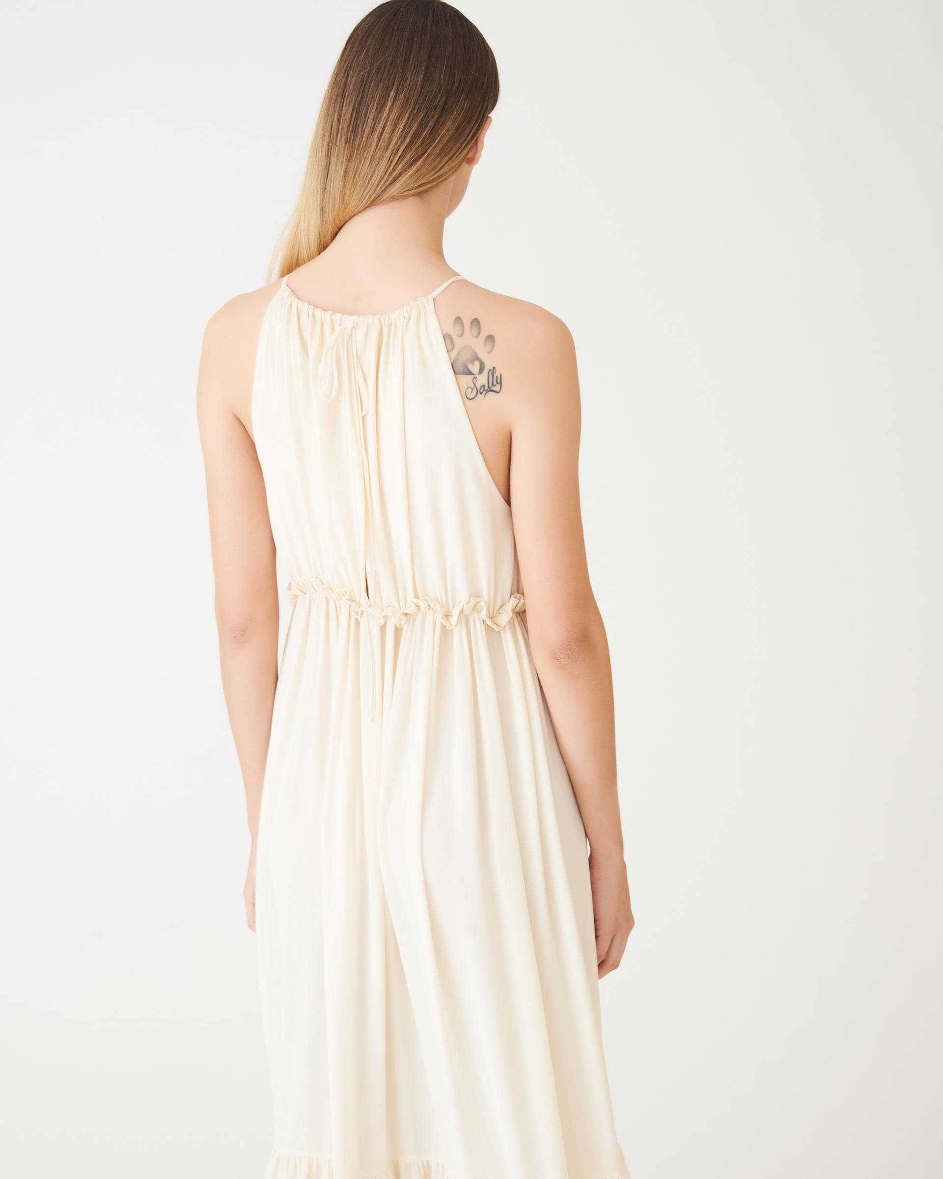 The Market Store | Long Dress With Curled And Ruffles