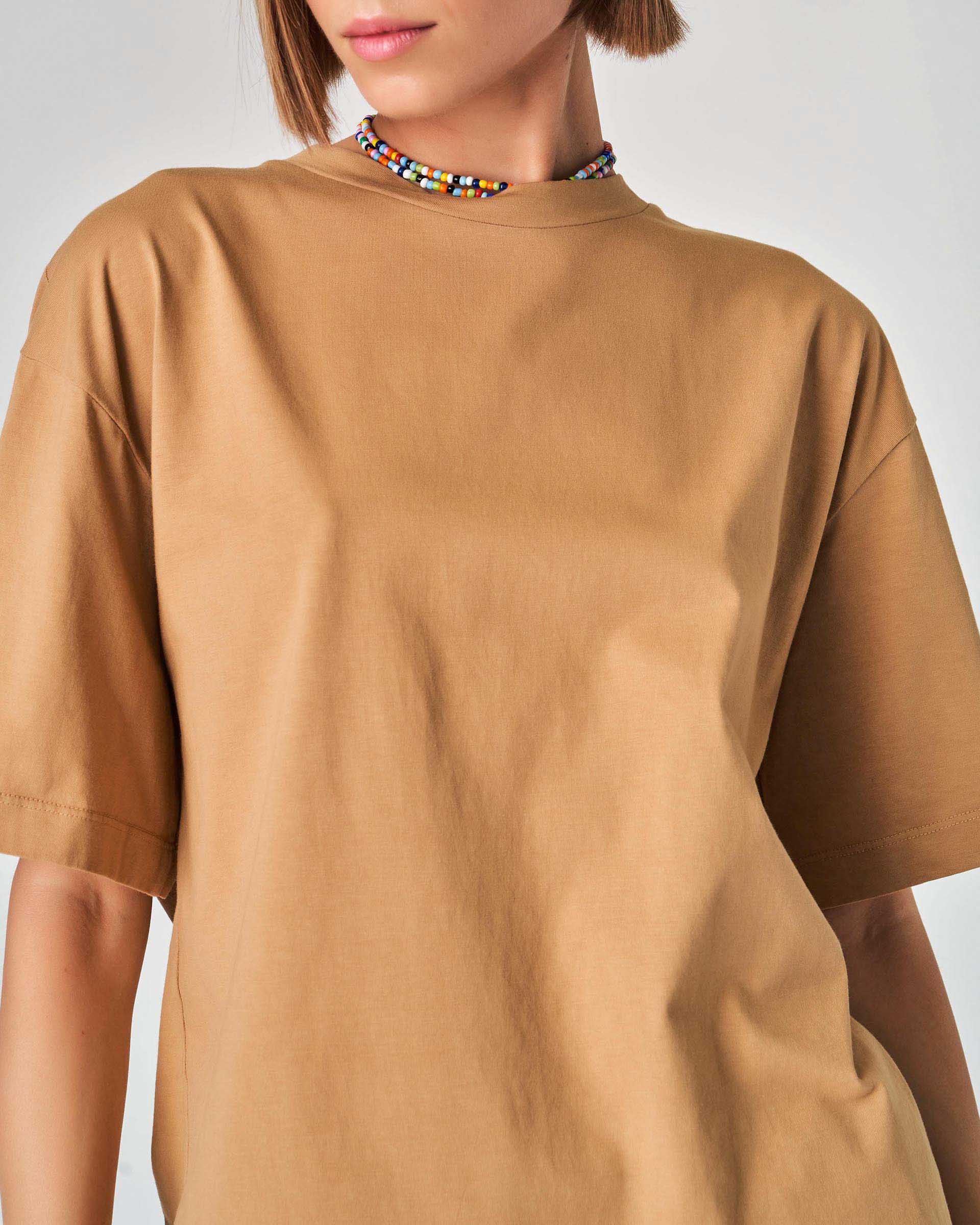 The Market Store | T-shirt With Back Closure