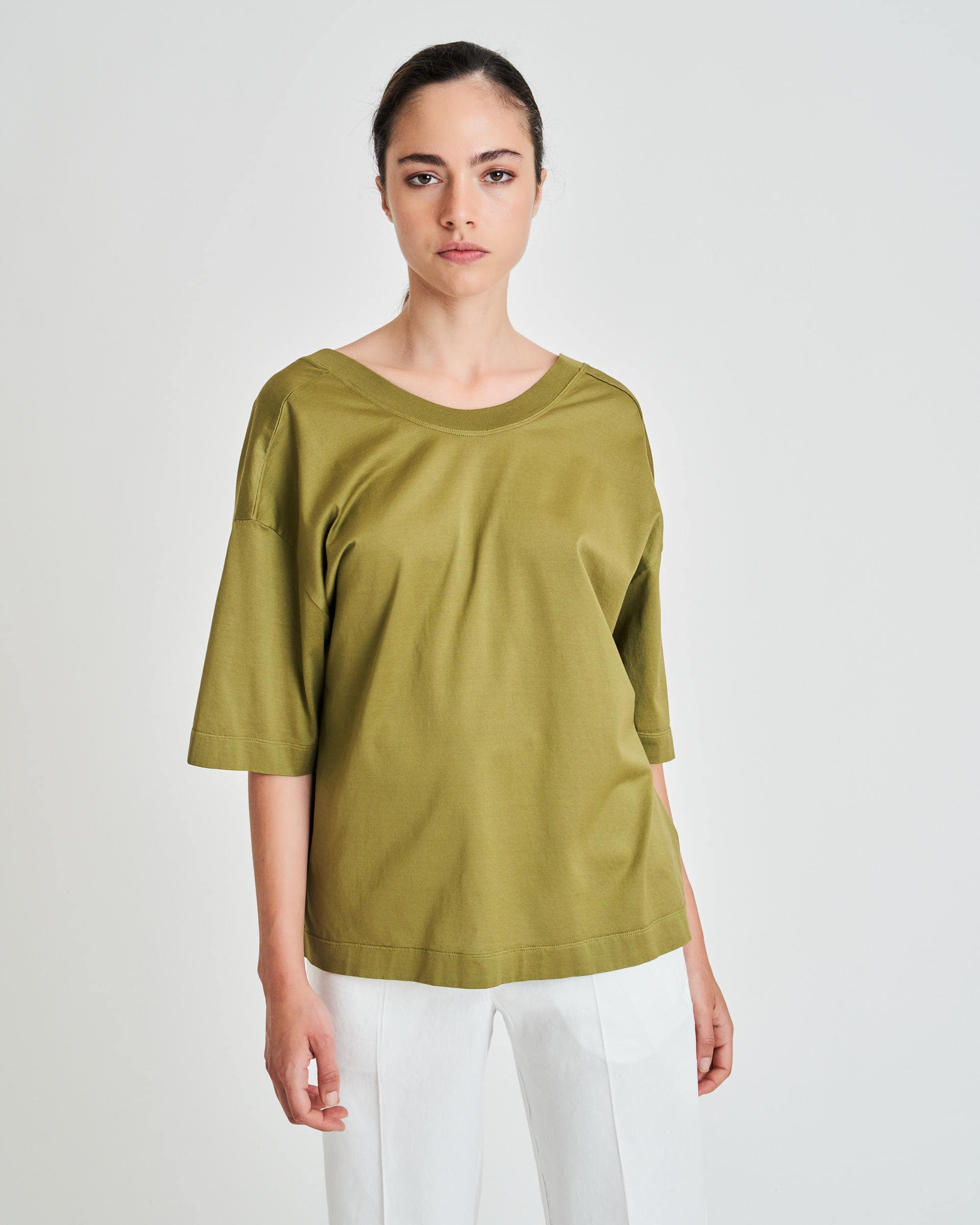 The Market Store | T-shirt With Neckline On The Back