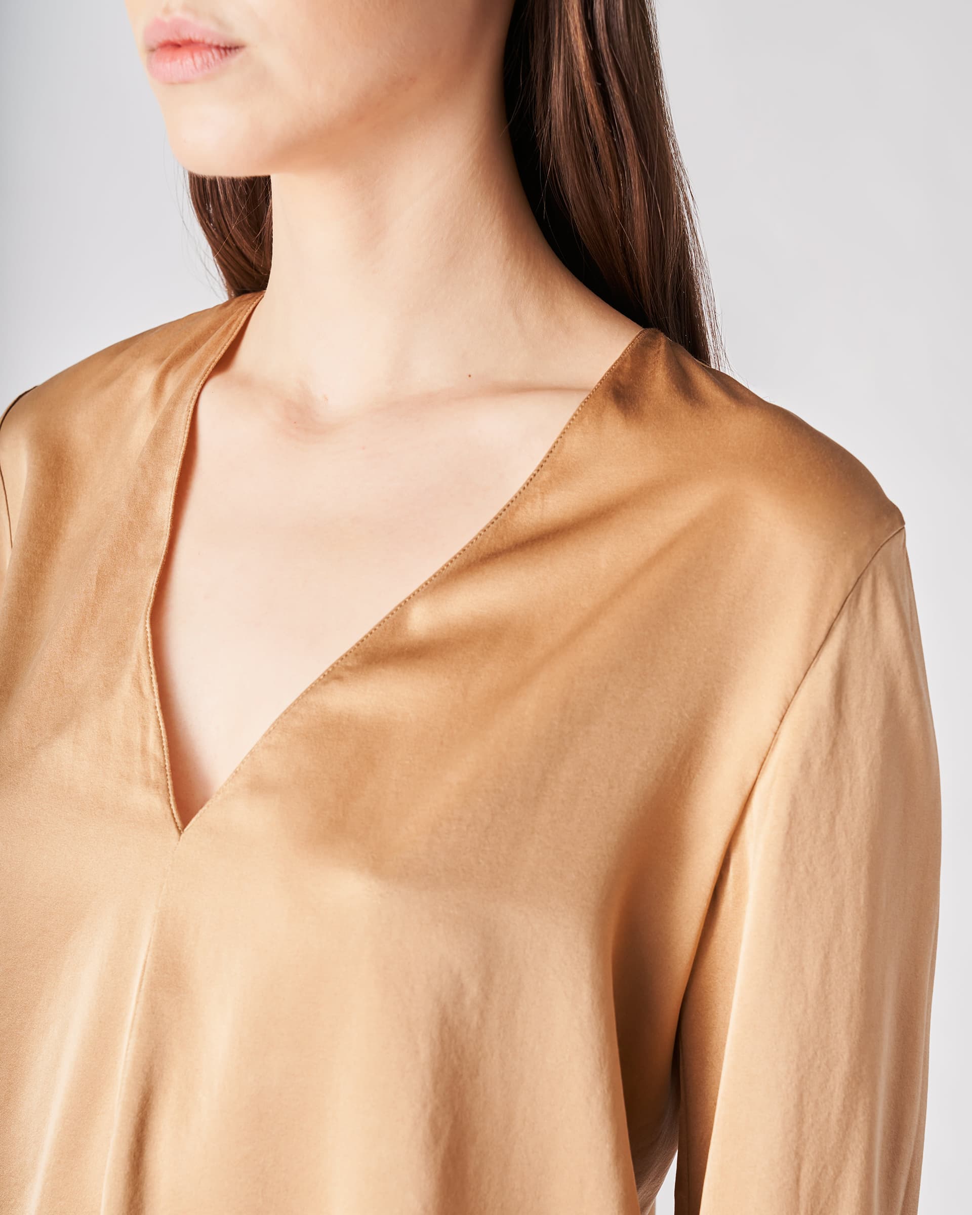 The Market Store | V-neck Top