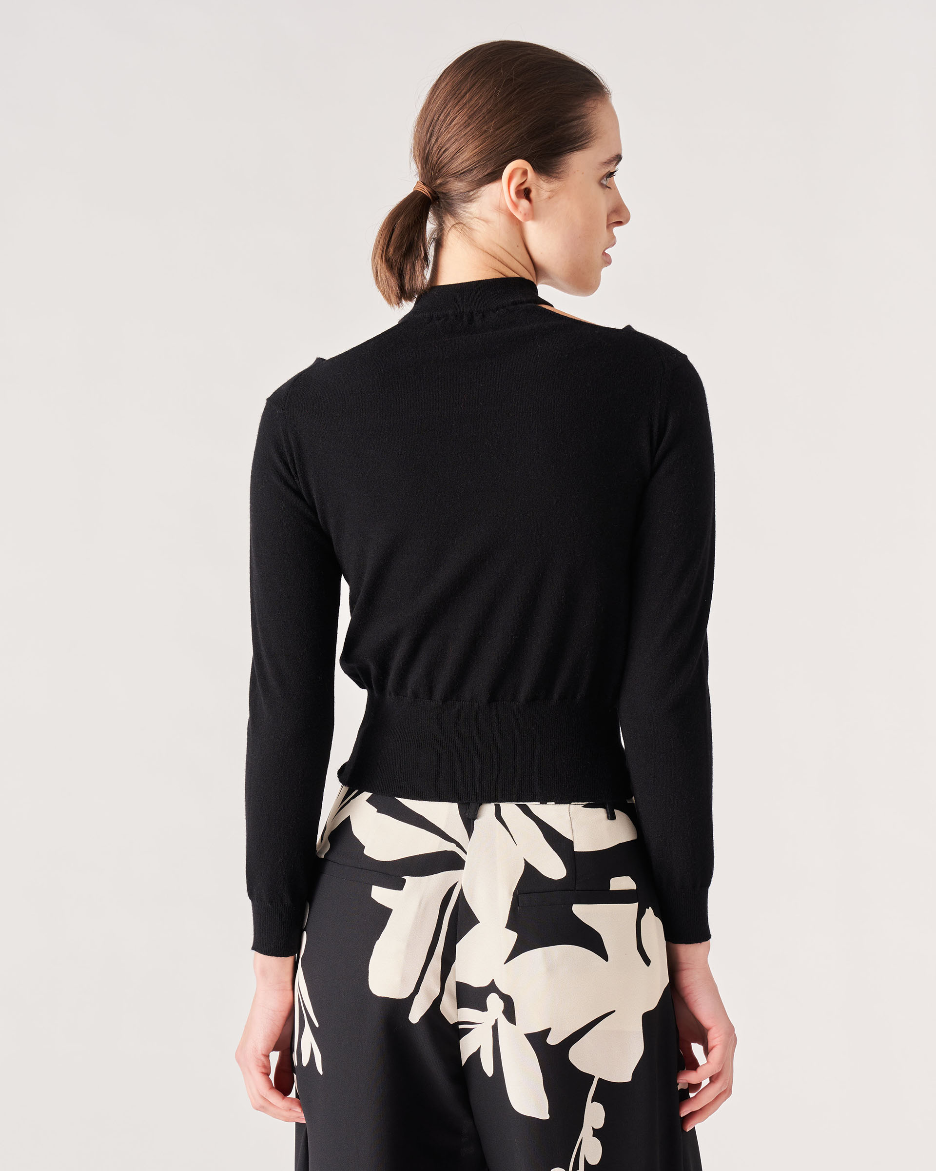 The Market Store | Low-cut Sweater With Turtleneck
