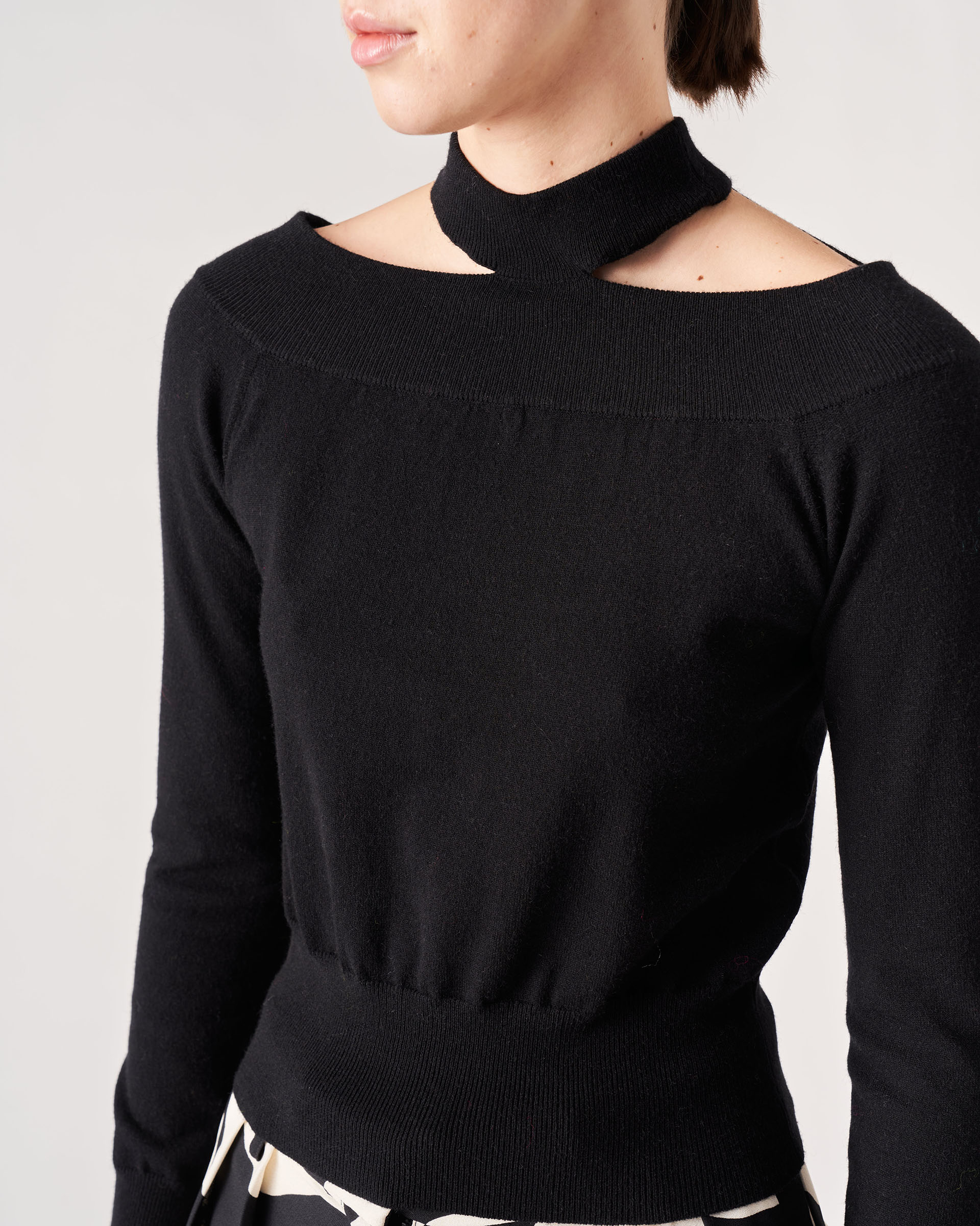 The Market Store | Low-cut Sweater With Turtleneck
